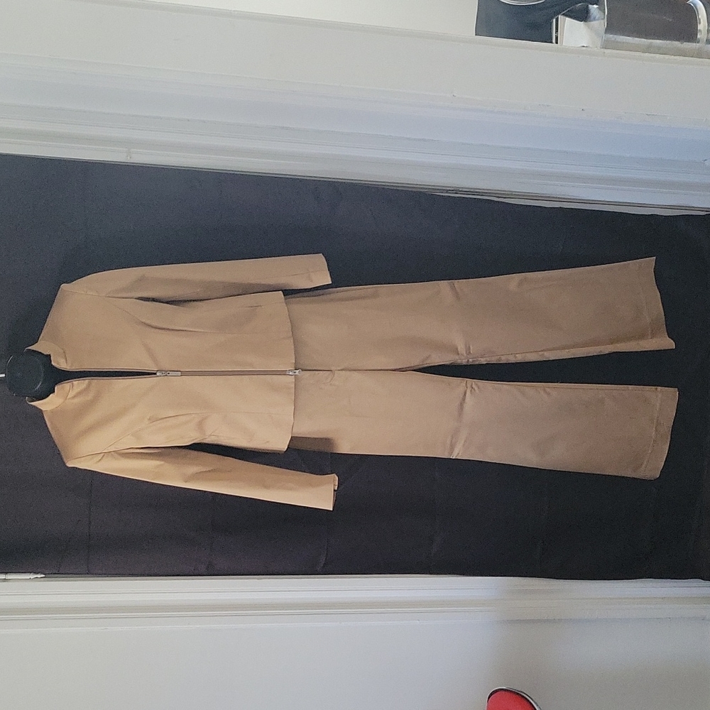 Stretchy Gold Womens Suite